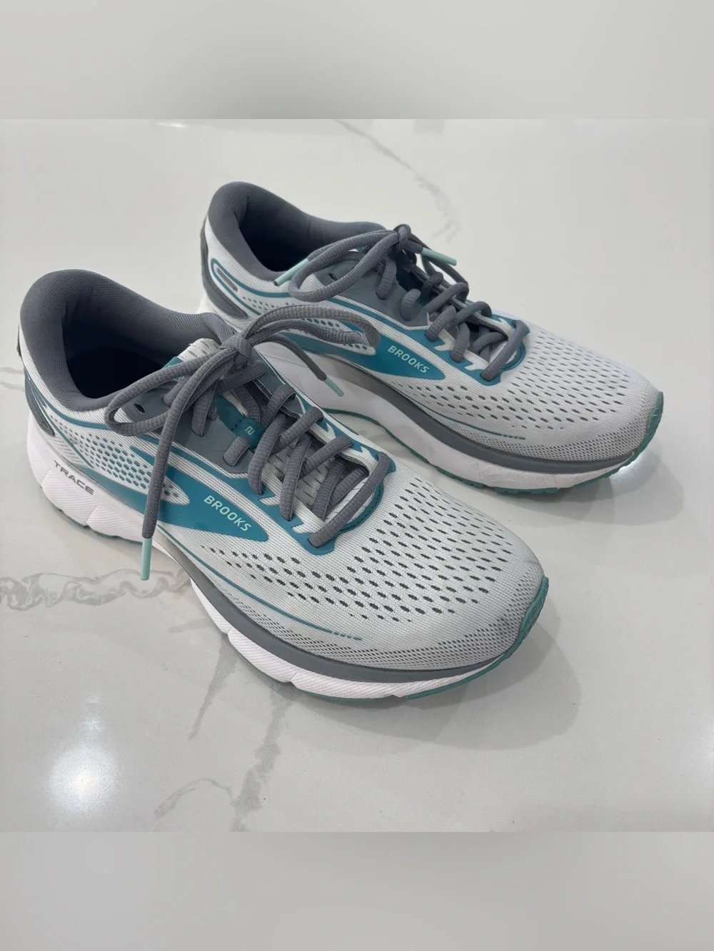 Brooks Trace 2 Women’s Running Athletic Shoes 8 - Picture 2 of 9